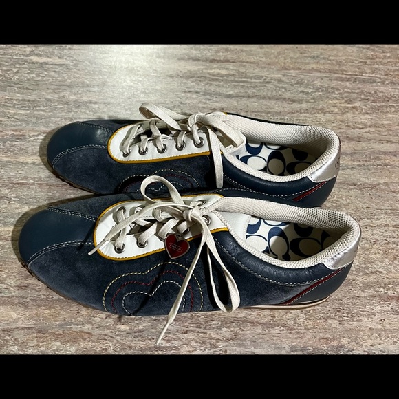 Coach Becka suede shoes with heart charm - Picture 15 of 16